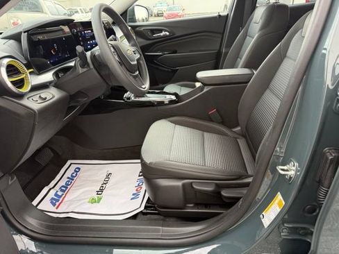Certified 2026 Chevrolet Trax LT FWD image 18