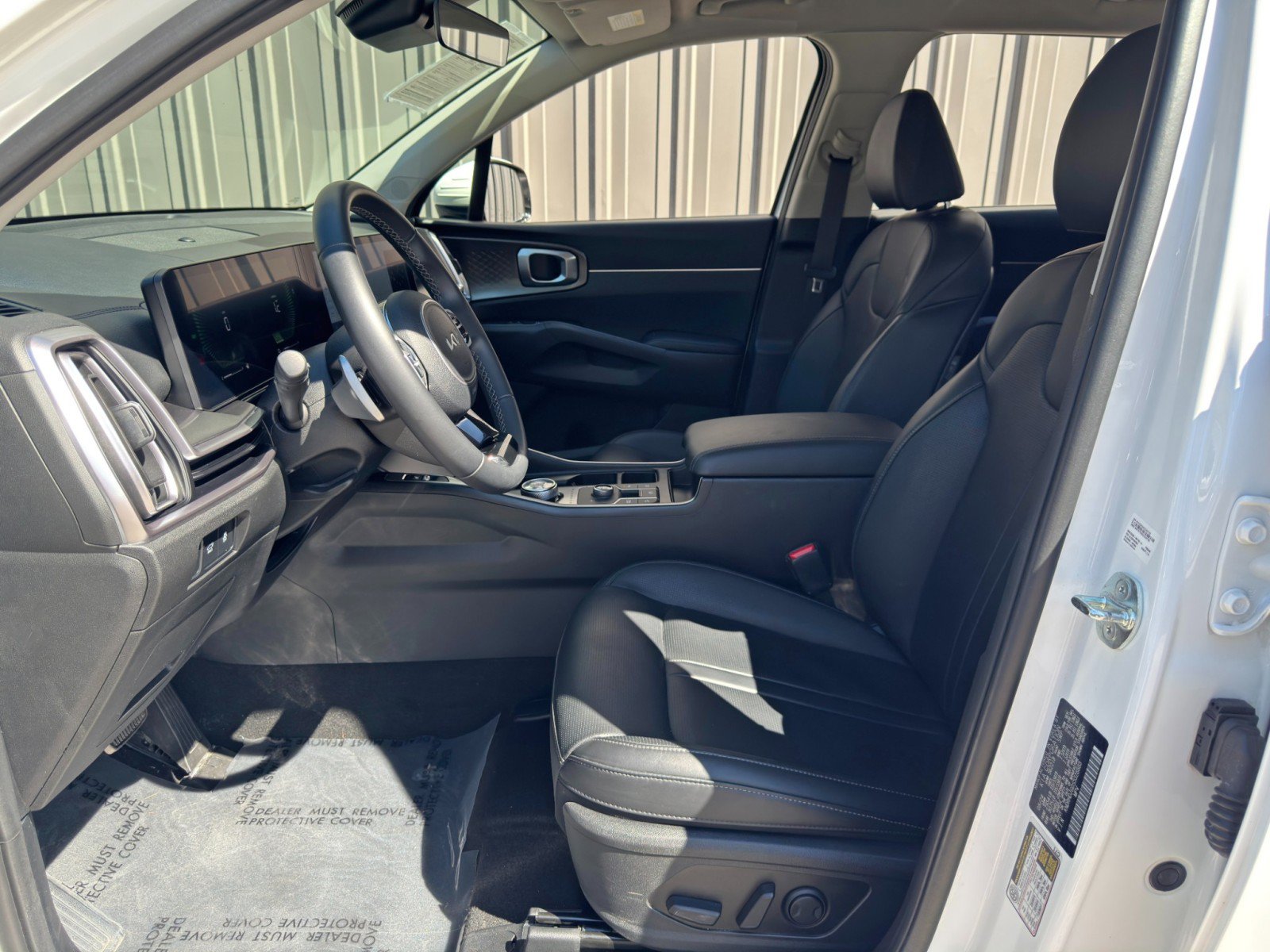 Used 2025 Kia Sorento EX AWD/4WD image 13