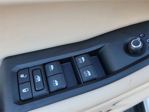 Certified 2021 Jeep Grand Cherokee L Limited image 23