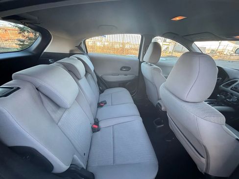 Used 2016 Honda HR-V LX image 28