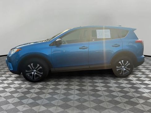 Used 2018 Toyota RAV4 LE w/ All Weather Liner Package AWD/4WD image 8