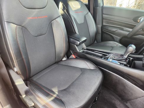 Used 2023 Jeep Compass Trailhawk image 11