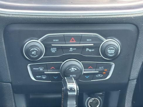 Used 2016 Dodge Charger R/T Scat Pack w/ Beats Audio Group RWD image 27