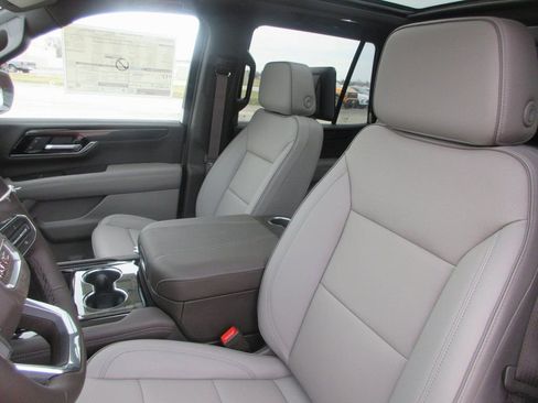 New 2026 GMC Yukon Elevation w/ Elevation Premium Package image 12