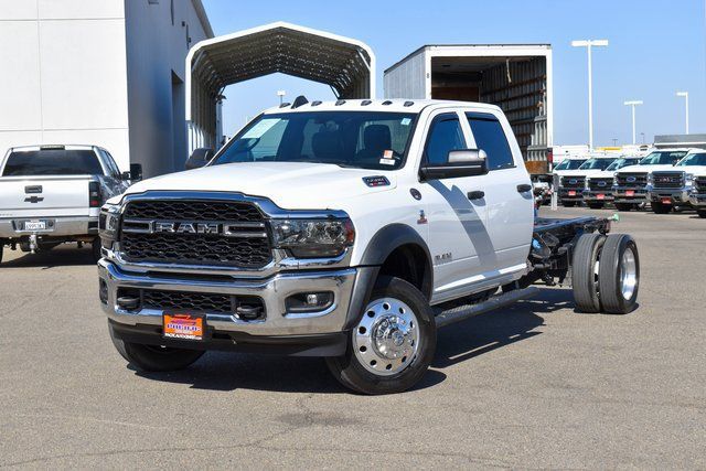Used 2022 RAM 5500 Tradesman w/ Chrome Appearance Group RWD image 4