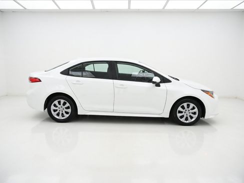 Used 2021 Toyota Corolla LE FWD image 22
