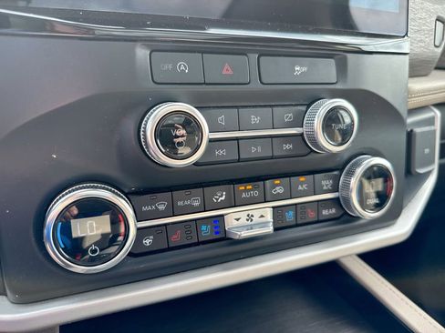 Used 2024 Ford Expedition Max Limited image 17