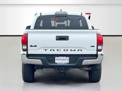 Used 2019 Toyota Tacoma SR5 AWD/4WD image 6
