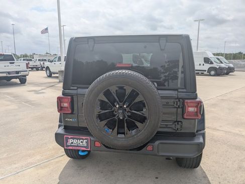 Used 2023 Jeep Wrangler Sahara image 6