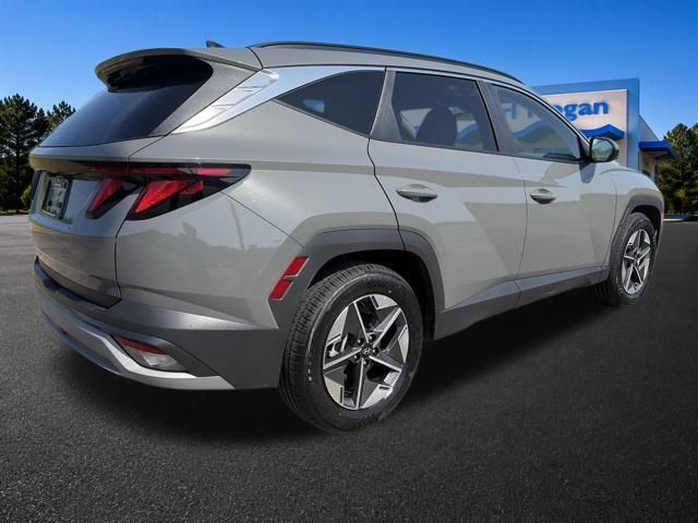 Used 2025 Hyundai Tucson SEL FWD image 3