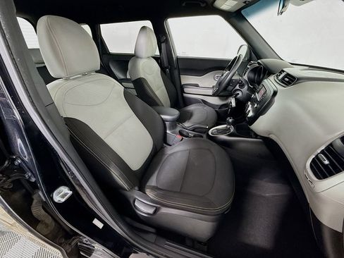 Used 2015 Kia Soul + FWD image 26