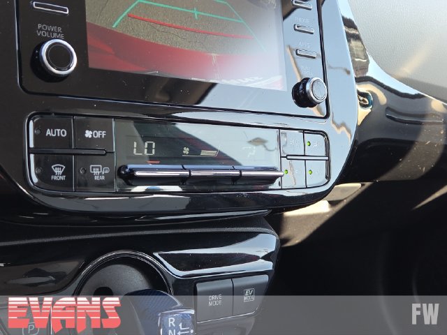Used 2020 Toyota Prius XLE AWD/4WD image 9
