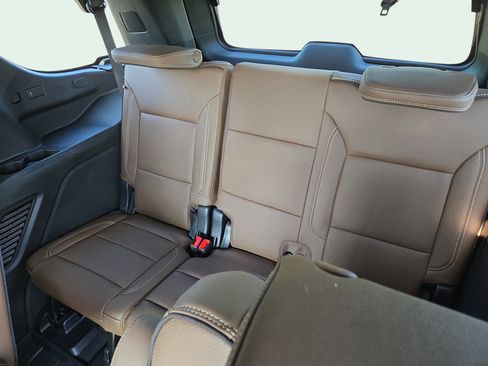 New 2026 Chevrolet Tahoe High Country w/ Sun And Tow Package AWD/4WD image 16