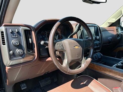 Used 2018 Chevrolet Silverado 1500 High Country AWD/4WD image 9