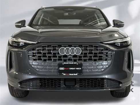 Certified 2025 Audi Q5 Premium w/ Convenience Package image 26