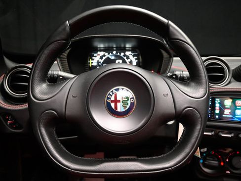 Used 2016 Alfa Romeo 4C Spider RWD image 7