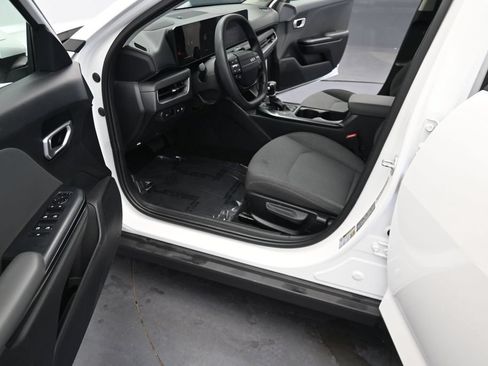 Used 2025 Kia K4 FWD image 15
