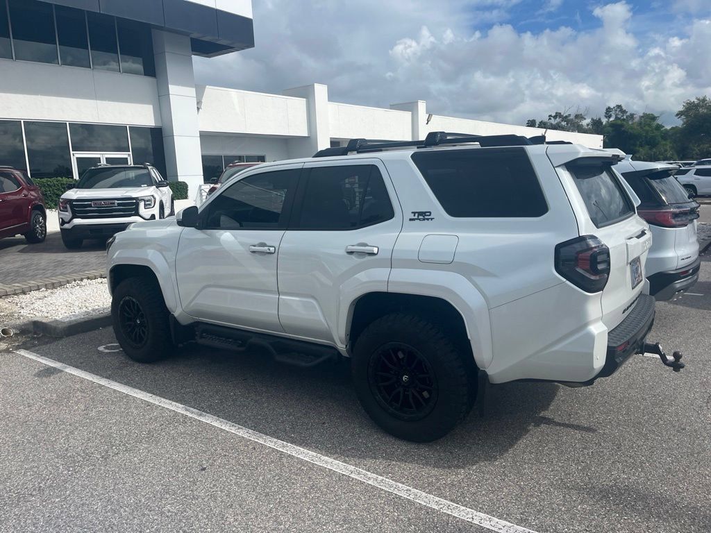Used 2025 Toyota 4Runner TRD Sport AWD/4WD image 3