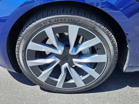 Used 2025 Tesla Model 3 Long Range AWD/4WD image 19