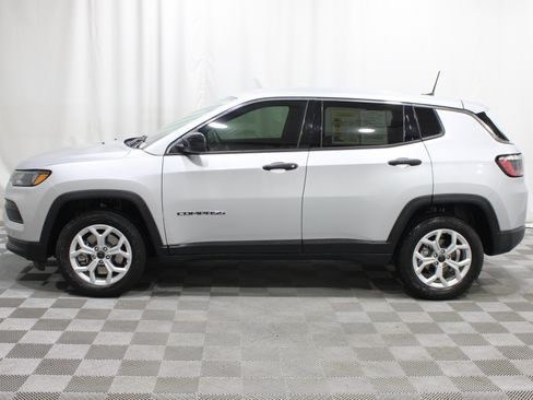 Used 2025 Jeep Compass Sport AWD/4WD image 33