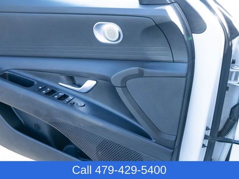 Used 2022 Hyundai Elantra SEL image 25