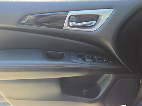 Used 2018 Nissan Pathfinder S FWD image 37