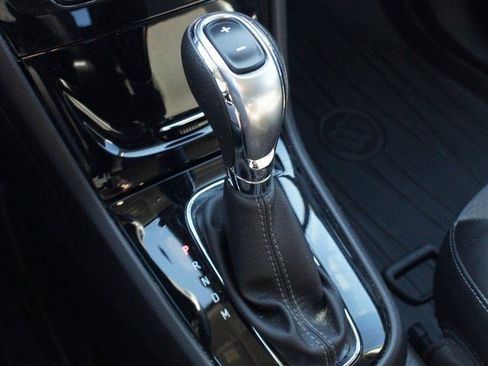 Used 2020 Buick Encore Preferred image 10