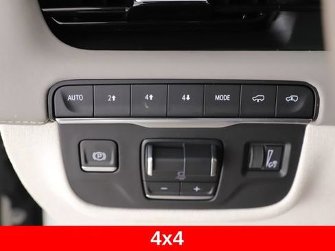 Used 2024 Cadillac Escalade Sport Platinum w/ LPO, ONYX Package AWD/4WD image 22