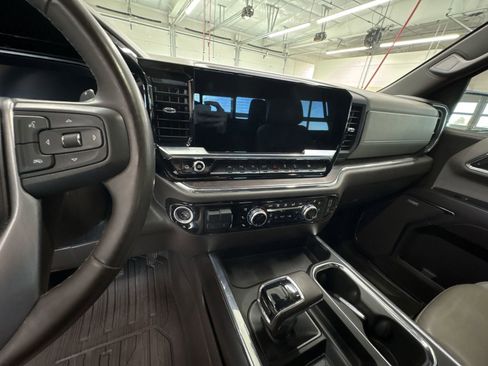 Used 2024 GMC Sierra 1500 SLT w/ SLT Premium Plus Package image 11