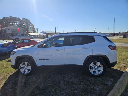 Used 2022 Jeep Compass Latitude image 6