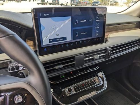 Used 2025 Lincoln Corsair Reserve FWD image 24