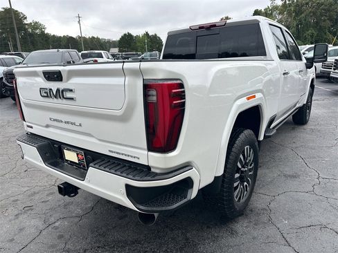 Used 2025 GMC Sierra 2500 Denali Ultimate image 6