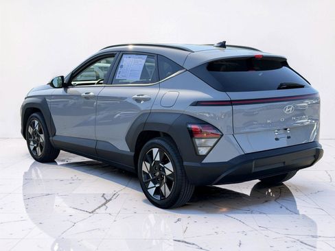 Used 2024 Hyundai Kona SEL w/ Convenience Package FWD image 3
