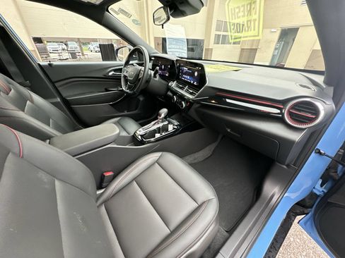 Certified 2024 Chevrolet Trax RS w/ Sunroof Package FWD image 28