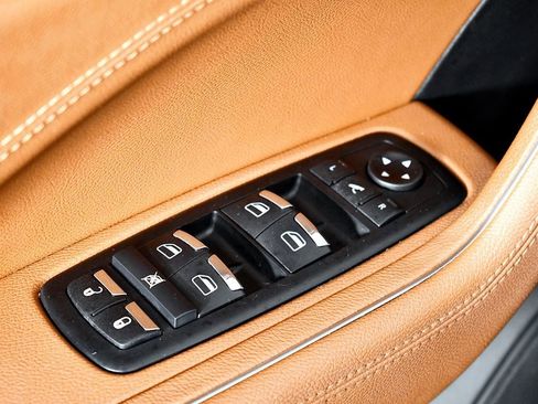 Used 2021 Maserati Levante image 28