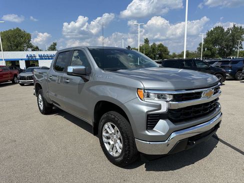 Used 2024 Chevrolet Silverado 1500 LT image 9