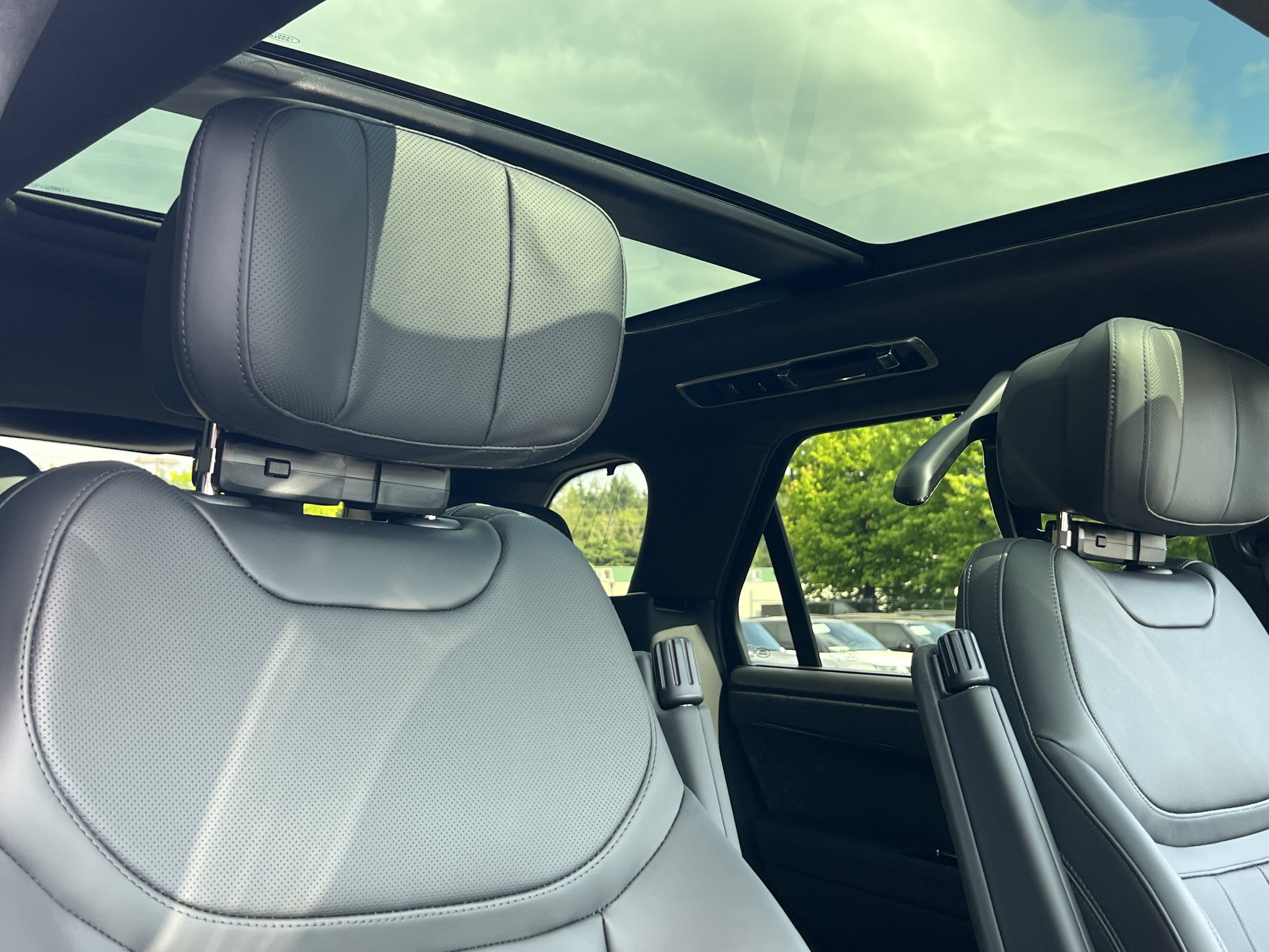 New 2025 Land Rover Range Rover Sport Autobiography AWD/4WD image 13