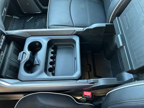 New 2026 RAM 2500 Laramie AWD/4WD image 19