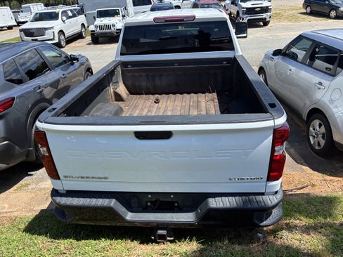 Used 2022 Chevrolet Silverado 2500 Custom w/ Custom Value Package AWD/4WD image 7