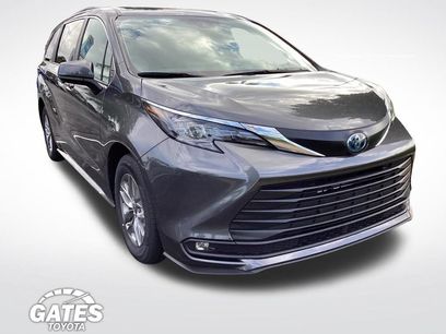 Used 2025 Toyota Sienna XLE