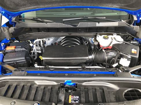 Used 2025 Chevrolet Silverado 1500 LT image 3