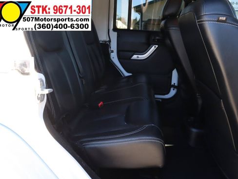 Used 2013 Jeep Wrangler Unlimited Sahara w/ Connectivity Group AWD/4WD image 16