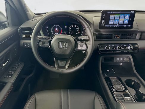 Used 2024 Honda Pilot TrailSport image 15