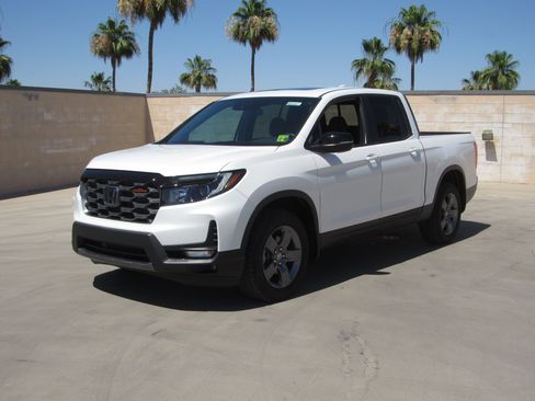 Used 2025 Honda Ridgeline TrailSport image 1
