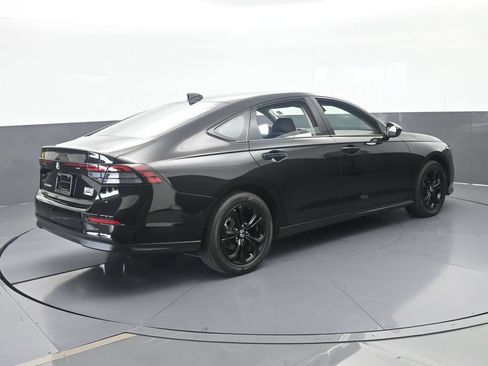 Used 2025 Honda Accord SE image 6