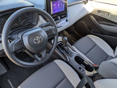 Used 2023 Toyota Corolla LE image 17