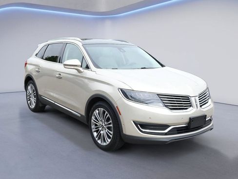 Used 2017 Lincoln MKX Reserve w/ Luxury Package AWD/4WD image 9