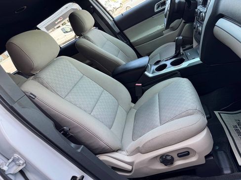 Used 2014 Ford Explorer XLT FWD image 13