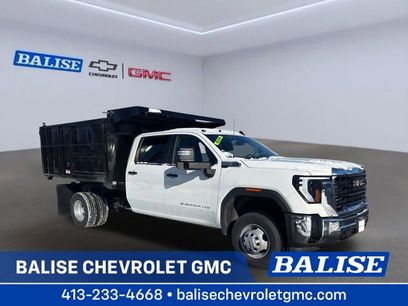 New 2025 GMC Sierra 3500 Pro w/ Convenience Package