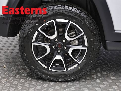 Used 2025 Jeep Compass Trailhawk w/ Trailer Tow Group AWD/4WD image 29